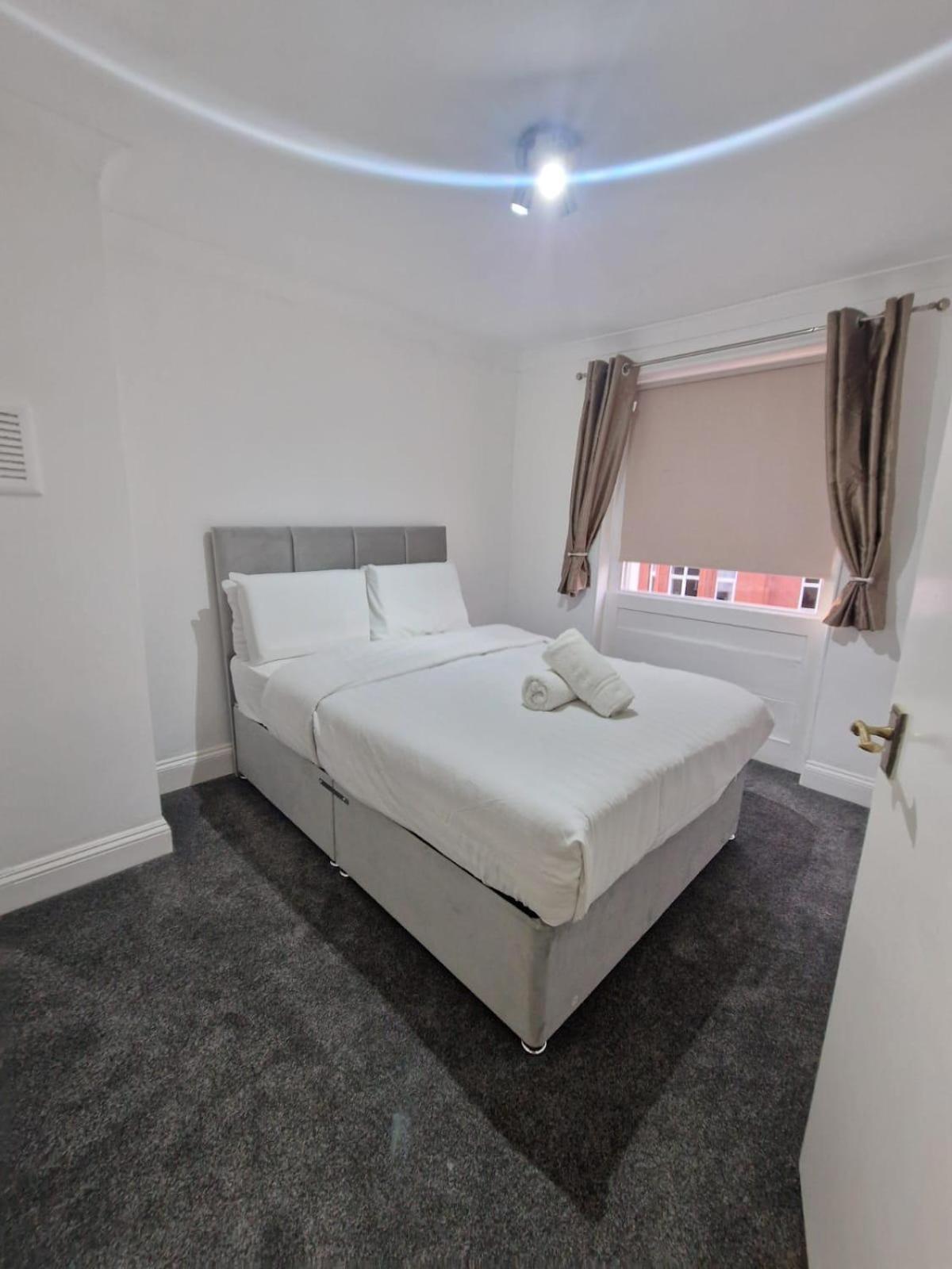 Baker Central Apartments London Room photo